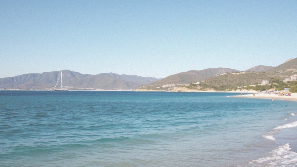 Jakie są warunki pogodowe w Bodrum i Izmire w październiku?